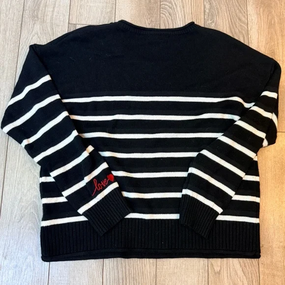 Cupcakes and Cashmere sweater with Love on the sleeve size L - Picture 6 of 6